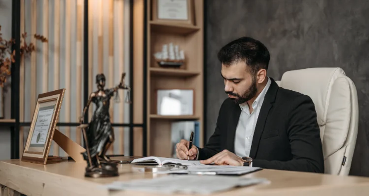 Eresolution team - Expert debt resolution professionals